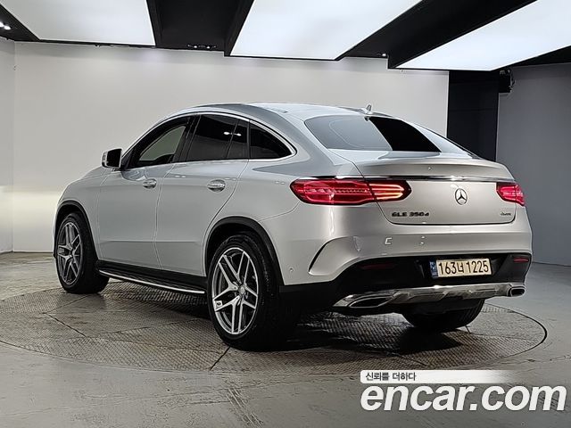 Mercedes-Benz GLE-Class 2017 — photo 3