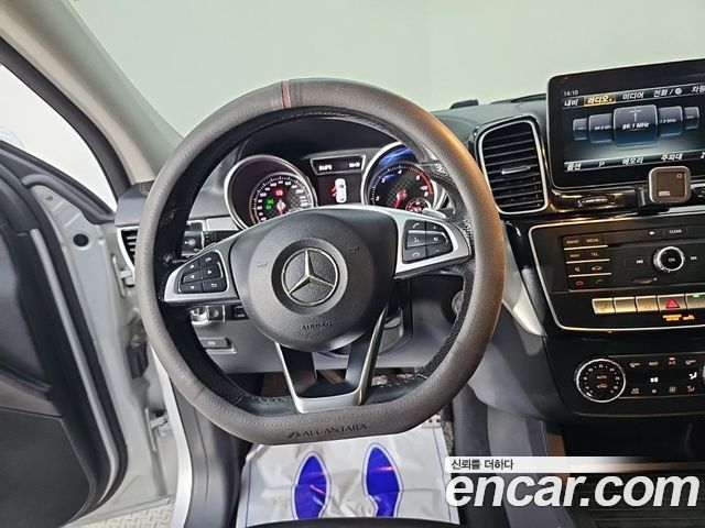 Mercedes-Benz GLE-Class 2017 — photo 9