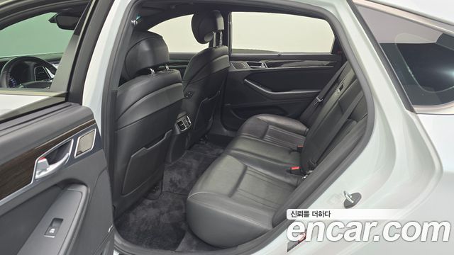 Genesis G80 2019 — photo 17