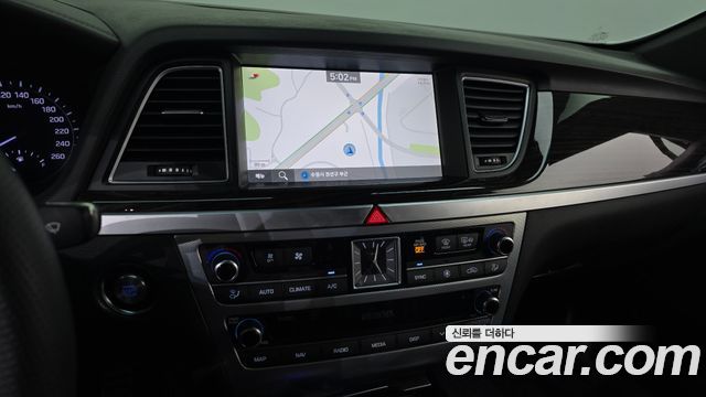 Genesis G80 2019 — photo 18