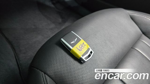 Genesis G80 2019 — photo 21