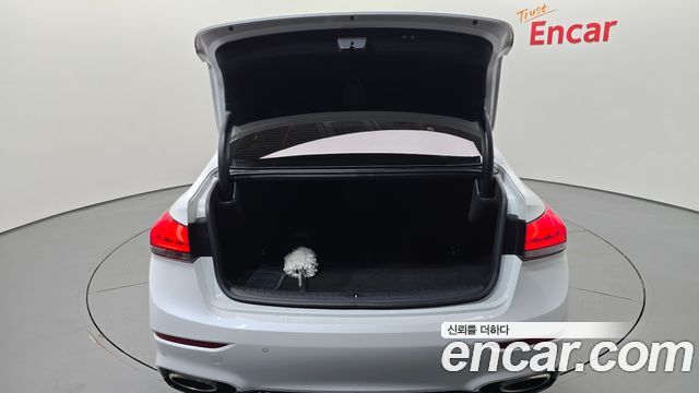 Genesis G80 2019 — photo 23