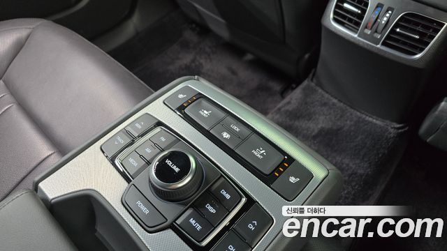 Genesis G80 2019 — photo 31