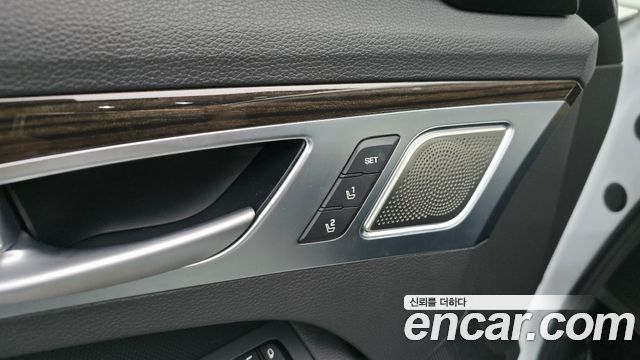 Genesis G80 2019 — photo 34