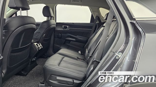 Kia Sorento 2023 — photo 16