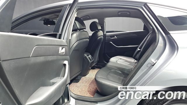 Hyundai Sonata 2015 — photo 17