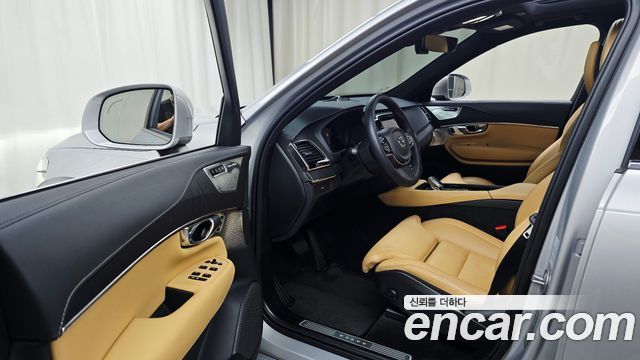 Volvo XC90 2024 — photo 13