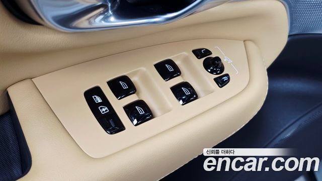 Volvo XC90 2024 — photo 28