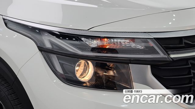 Kia Seltos 2023 — photo 8