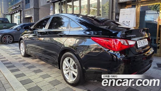 Hyundai Sonata 2011 — photo 2