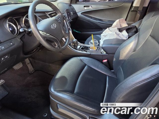 Hyundai Sonata 2011 — photo 7