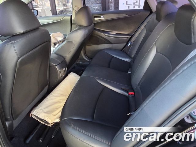 Hyundai Sonata 2011 — photo 10
