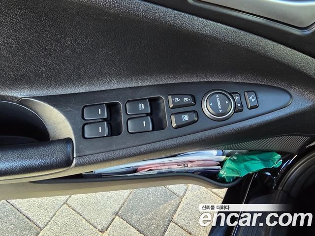 Hyundai Sonata 2011 — photo 11