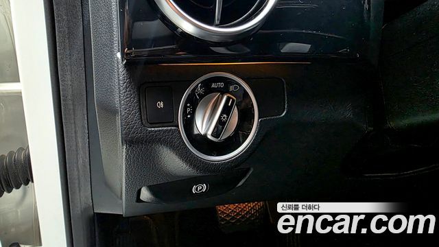 Mercedes-Benz GLK-Class 2015 — photo 17