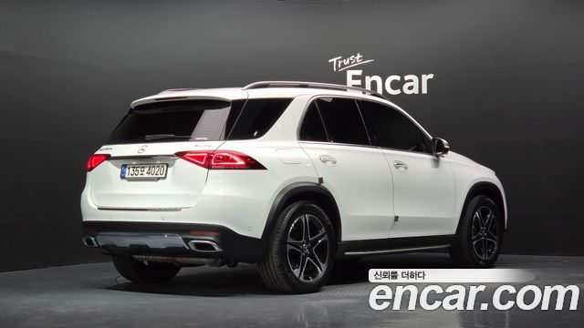 Mercedes-Benz GLE-Class 2022 — photo 2