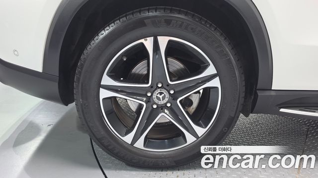 Mercedes-Benz GLE-Class 2022 — photo 5