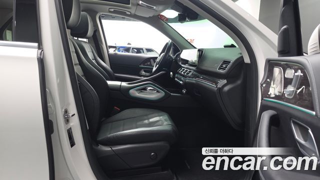 Mercedes-Benz GLE-Class 2022 — photo 17