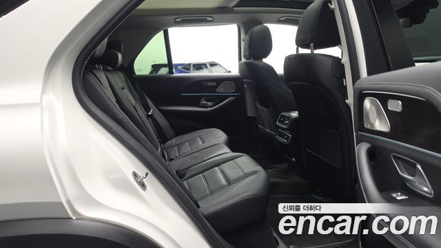 Mercedes-Benz GLE-Class 2022 — photo 18