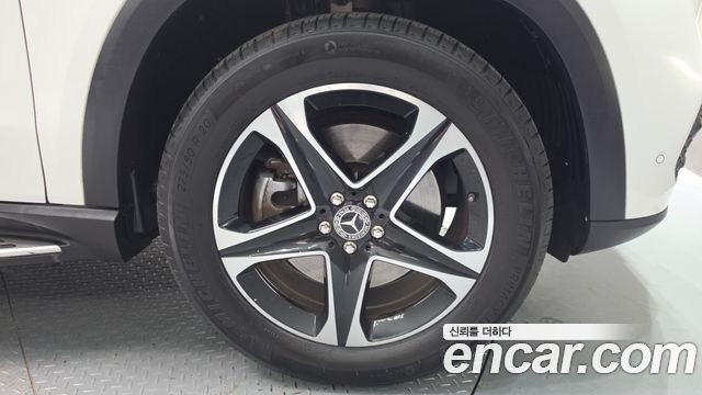 Mercedes-Benz GLE-Class 2022 — photo 7