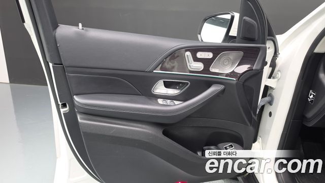 Mercedes-Benz GLE-Class 2022 — photo 14
