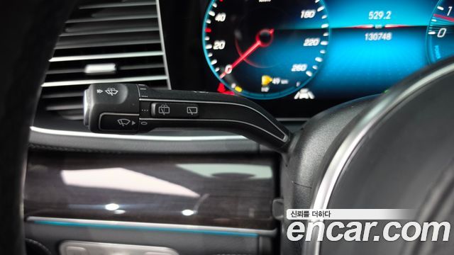 Mercedes-Benz GLE-Class 2022 — photo 28