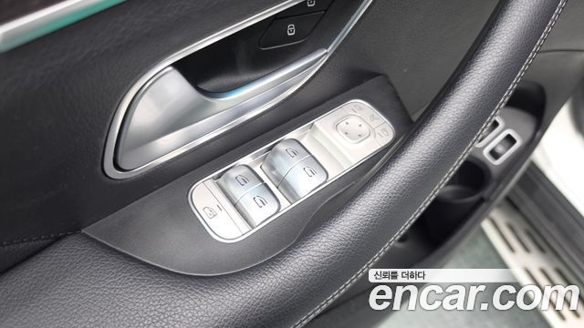 Mercedes-Benz GLE-Class 2022 — photo 29