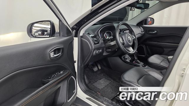 Jeep Compass 2019 — photo 10