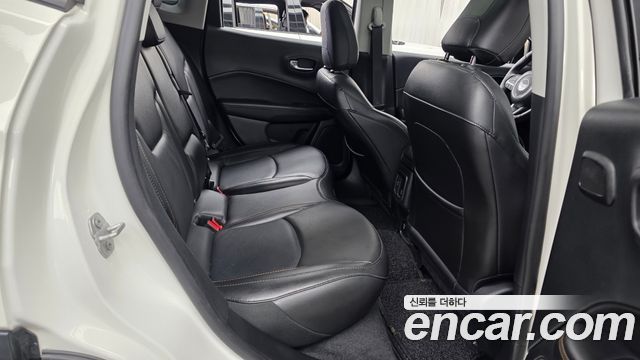 Jeep Compass 2019 — photo 12