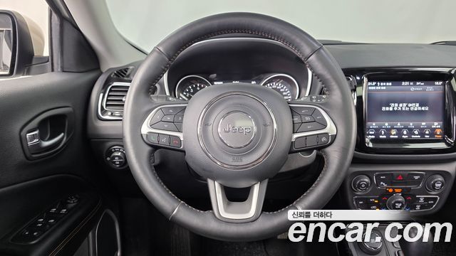 Jeep Compass 2019 — photo 13