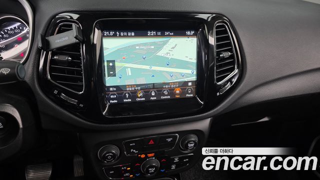 Jeep Compass 2019 — photo 14