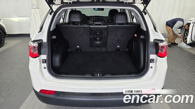 Jeep Compass 2019 — photo 20