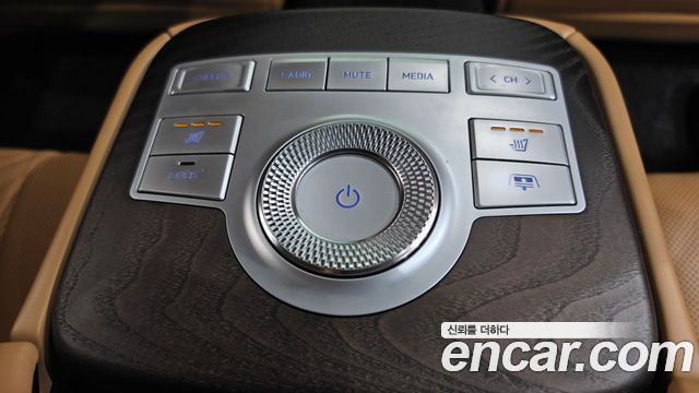 Genesis G80 2022 — photo 25