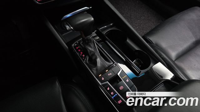 Kia K7 2016 — photo 9