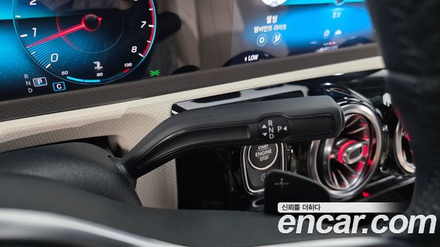 Mercedes-Benz A-Class 2021 — photo 9