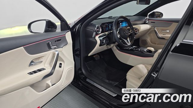 Mercedes-Benz A-Class 2021 — photo 10