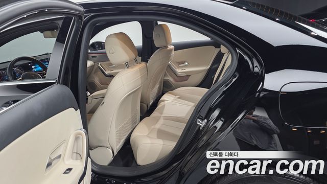 Mercedes-Benz A-Class 2021 — photo 11