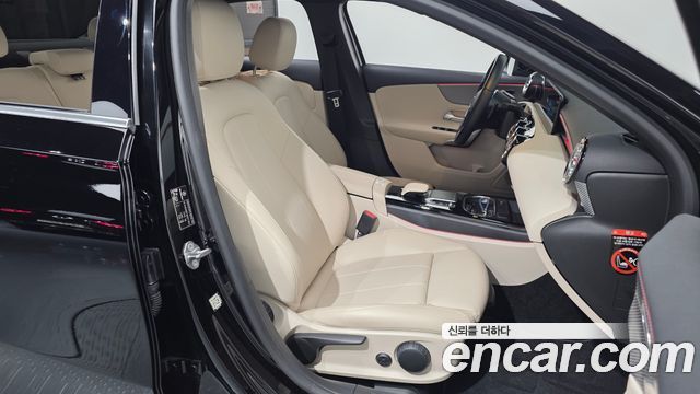 Mercedes-Benz A-Class 2021 — photo 12