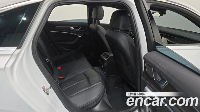 Audi A6 2020 — photo 17
