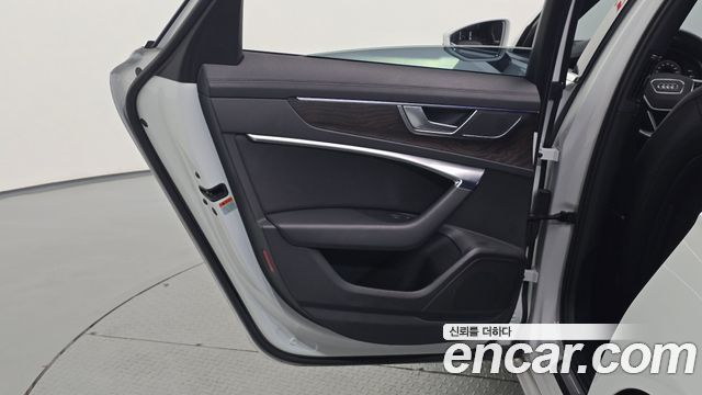 Audi A6 2020 — photo 15