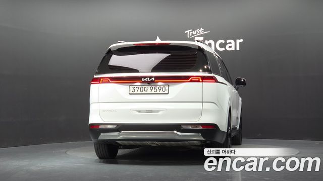 Kia Canival 2023 — photo 4