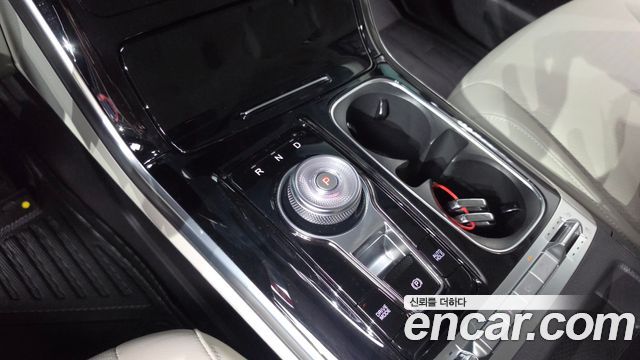 Kia Canival 2023 — photo 12