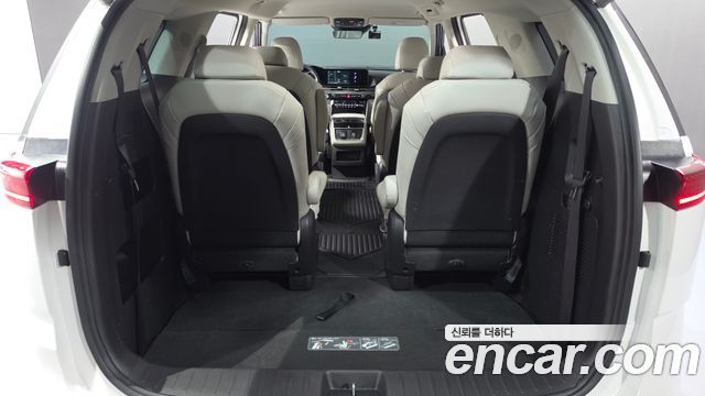 Kia Canival 2023 — photo 26
