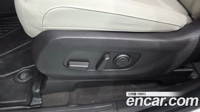 Kia Canival 2023 — photo 31
