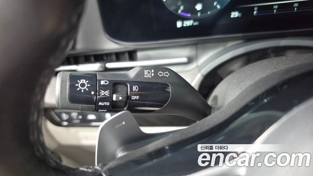 Kia Canival 2023 — photo 33