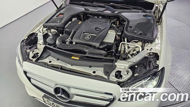 Mercedes-Benz E-Class 2017 — photo 6
