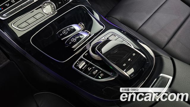 Mercedes-Benz E-Class 2017 — photo 18