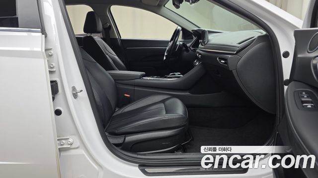 Hyundai Sonata 2023 — photo 17