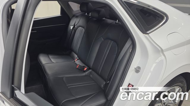 Hyundai Sonata 2023 — photo 16