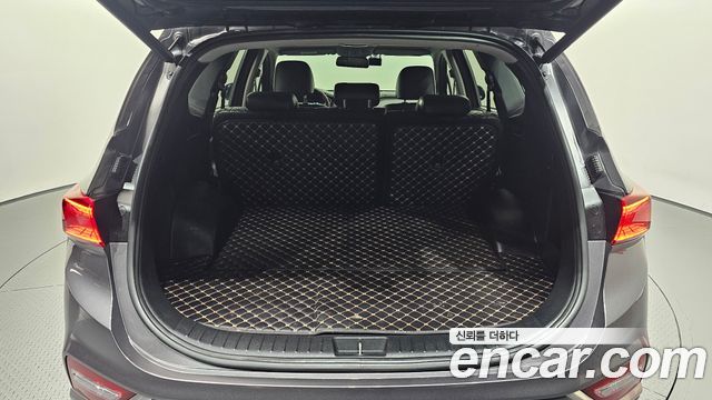 Hyundai Santafe 2019 — photo 31