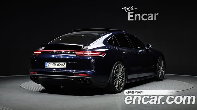 Porsche Panamera 2018 — photo 2